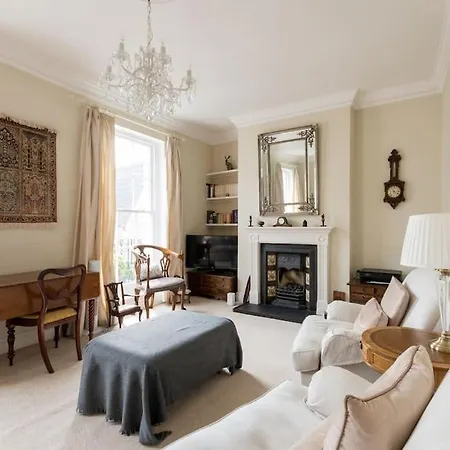 Four Bedroom Townhouse In Famous Suffolks Area Cheltenham Exterior photo