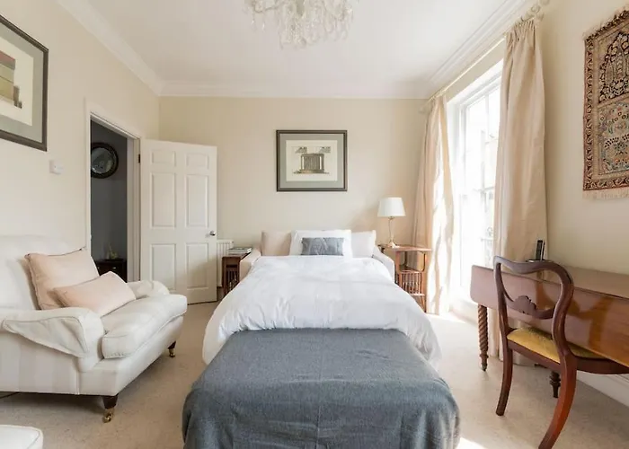 Four Bedroom Townhouse In Famous Suffolks Area
